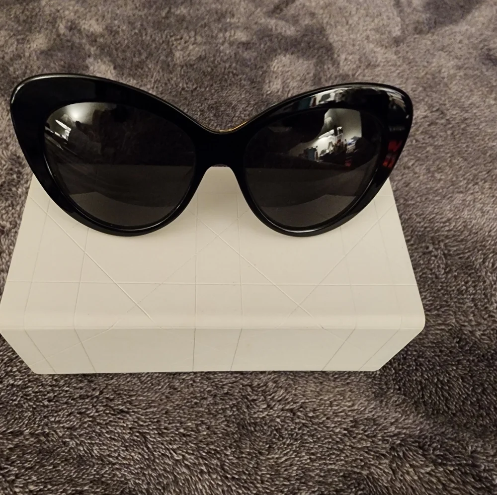 AUTHENTIC VINTAGE Dior Sunglasses - Picture 1 of 12